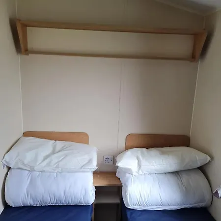 Mk Caravan Hire مكان تخييم *